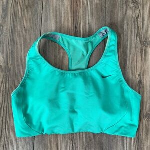 Nike sports bra size medium